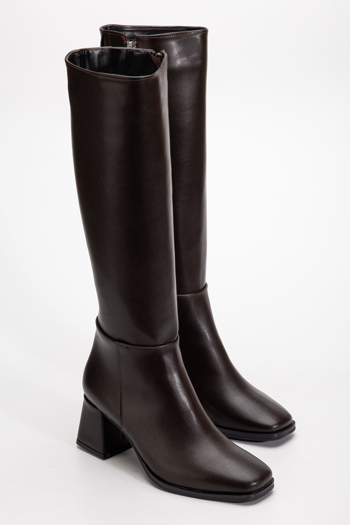 4804 Kahve Cilt Fermuarlı Günlük Bayan Çizme 