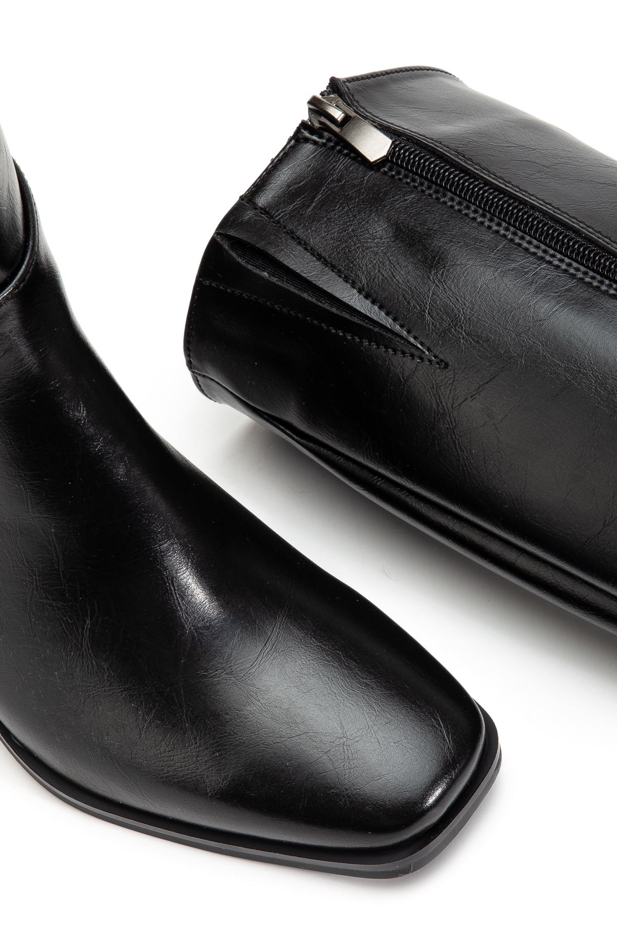 4804 Siyah Kırışık Fermuarlı Günlük Bayan Çizme  