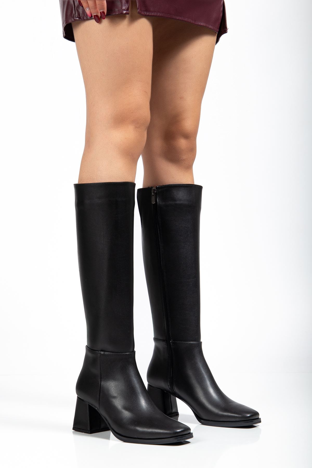 4804 Siyah Cilt Fermuarlı Günlük Bayan Çizme  