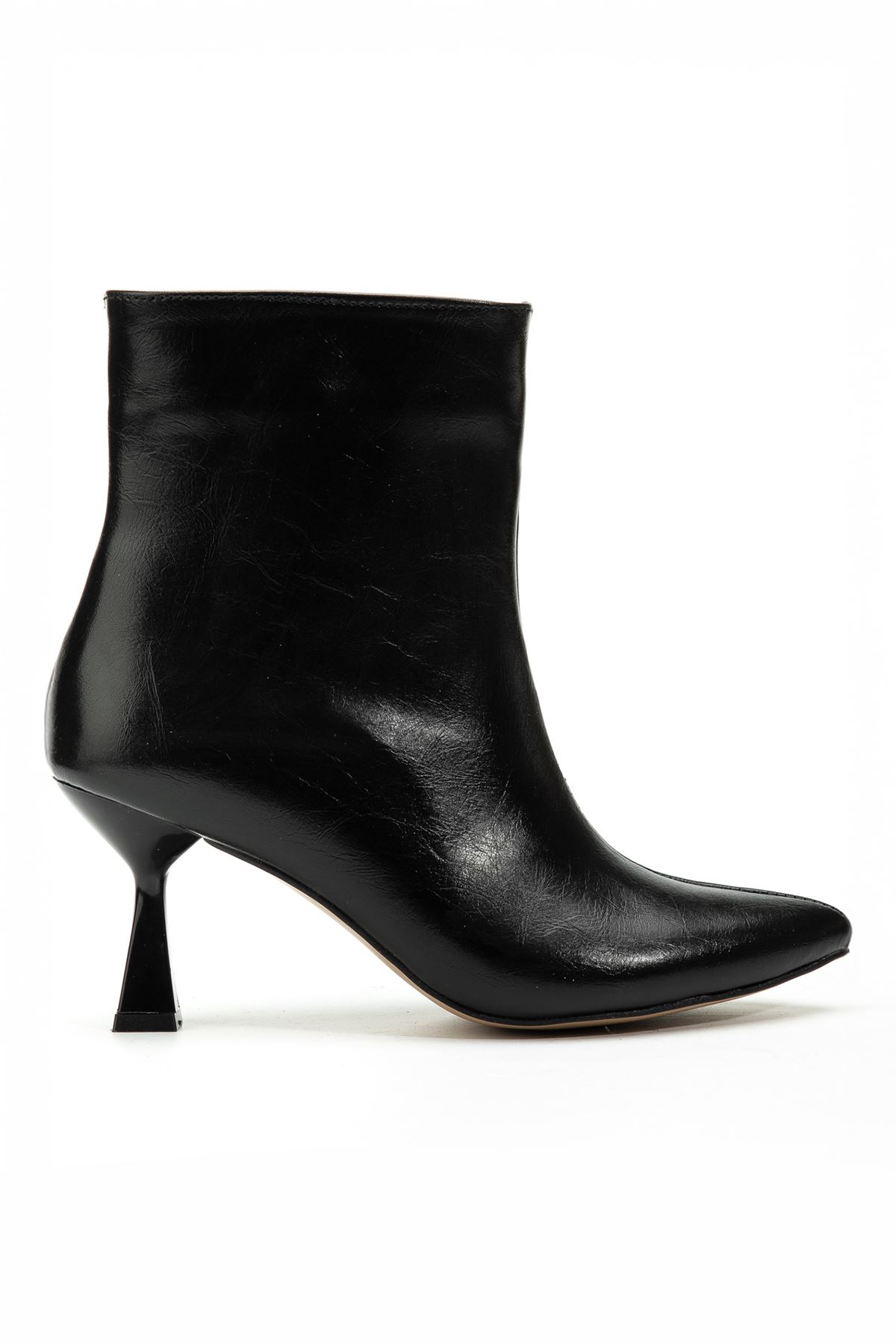 4701 Siyah Kırışık Rugan Kare Topuk Günlük Kadın Bot  