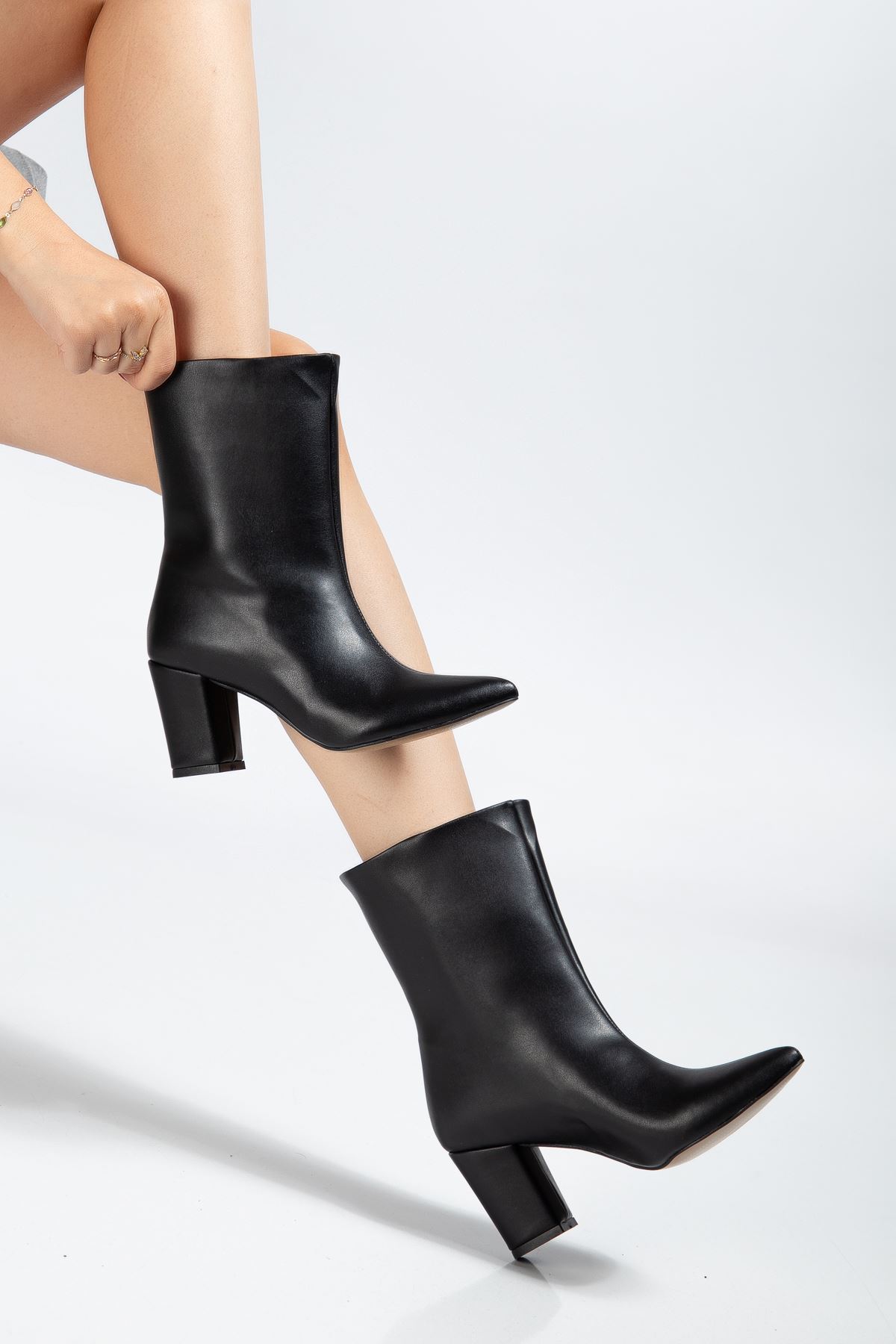 VRT-4801 Brown High Thick Heels Zippered Women's Boots