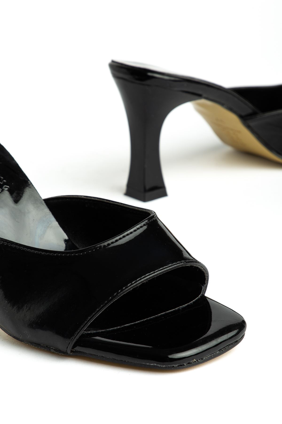 S-617 Black Patent Leather Casual Heeled Women's Slippers