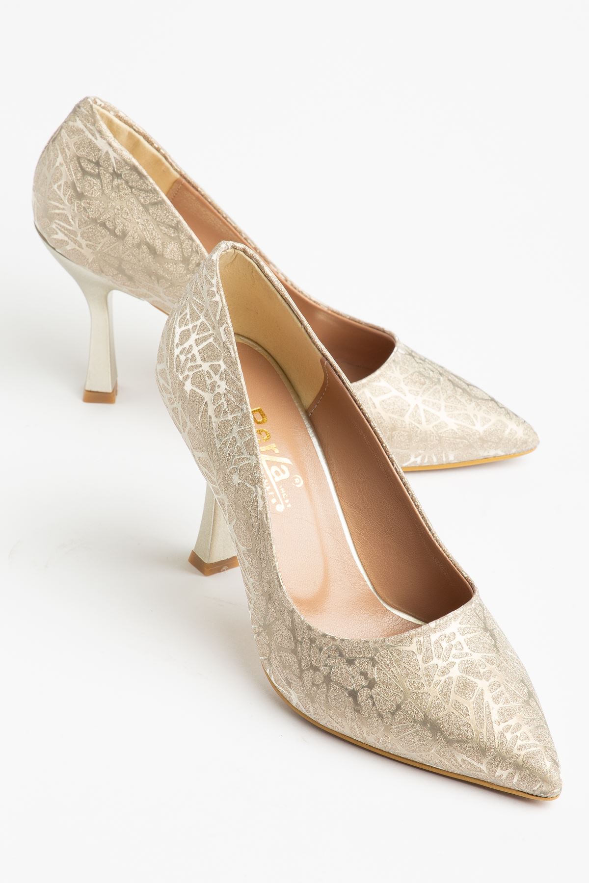 K-114 Gold Ağaç Kabuğu Desenli Sivri Burunlu  Topuklu Kadın Ayakkabı