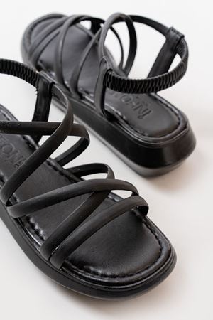 841-841 Siyah Lastikli Günlük Kadın Sandalet