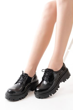 868-754 Черные лакированные туфли на шнуровке Повседневные туфли с высокой подошвой