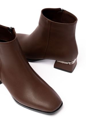 RM-500 Коричневые женские сапоги на каблуке на молнии