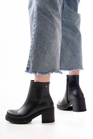 767-3020 Черные женские сапоги на молнии на толстом каблуке