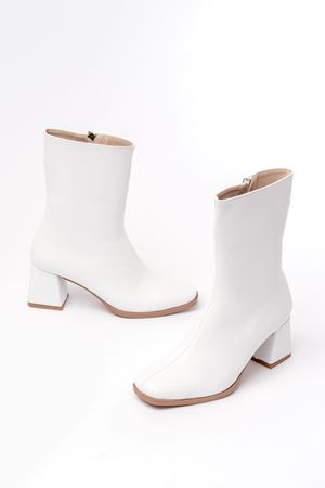 MSK-032 Белые женские сапоги на молнии на каблуке