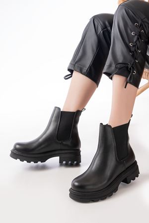 745-2137 Черные резиновые женские сапоги на толстой подошве