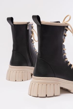 842-2961 Черные женские ботинки на толстой подошве на молнии на шнуровке
