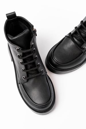 02-2001 Черные женские повседневные сапоги на шнуровке