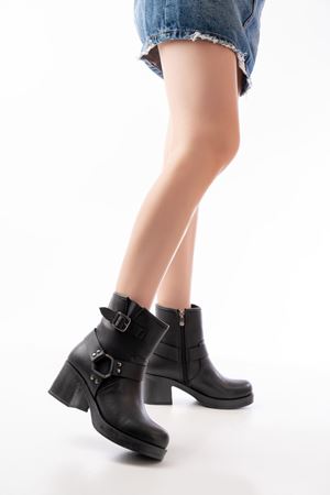 5109-3042 Siyah Toka Aksesuarlı Fermuarlı Kalın Topuklu Günlük Kadın Bot