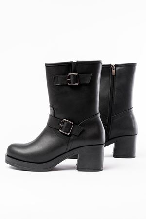 5109-3043 Siyah Toka Aksesuarlı Fermuarlı Kalın Topuklu Günlük Kadın Bot 