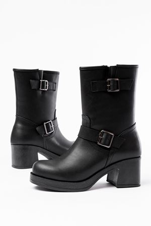 5109-3043 Siyah Toka Aksesuarlı Fermuarlı Kalın Topuklu Günlük Kadın Bot 