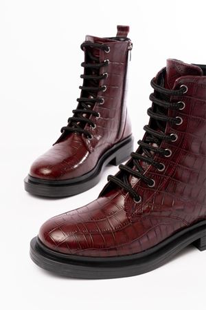 2024-2289 Bordo Kroko Bağcıklı Fermuarlı Günlük Kadın Bot