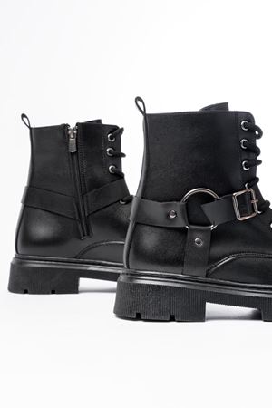 508-3038 Siyah Toka Aksesuarlı Fermuarlı Günlük Kadın Bot 