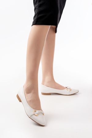 İNF-129 Beyaz Günlük Taş Aksesuarlı Babet 