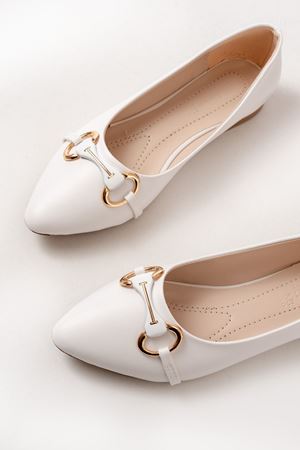 İNF-129 Beyaz Günlük Taş Aksesuarlı Babet 