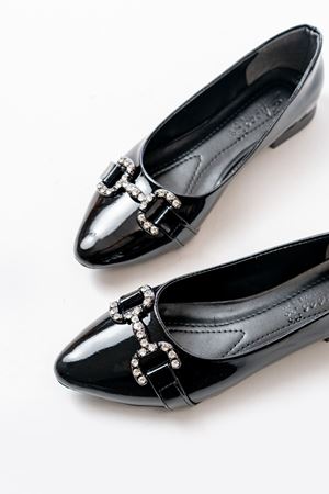 İNF-133 Siyah Rugan Taşlı Tokalı Günlük Kadın Babet