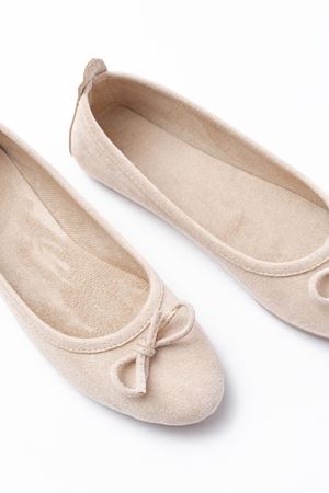 6101 Bej Süet Fiyonklu Günlük Kadın Babet 