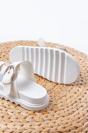 DM-6010 Beyaz Toka Aksesuarlı Günlük Kadın Terlik