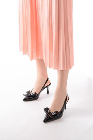 İNF-4501 Siyah Rugan Günlük Arkası Açık Fiyonklu Topuklu Bayan Ayakkabı 