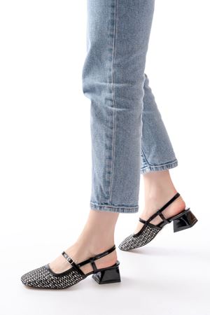 720 Siyah Desenli Arkası Açık Günlük Kadın Sandalet