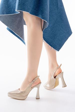 B-2101 Gold Günlük Arkası Açık Yılan Desenli Topuklu Bayan Ayakkabı 