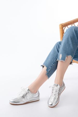 M-1009 Gümüş Rugan Bağcıklı Günlük Kadın Spor