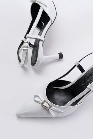 İNF-2300 Beyaz Rugan Günlük Arkası Açık Fiyonklu Topuklu Bayan Ayakkabı 