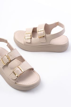 24413-572 Bej Günlük Dolgu Topuk Toka Aksesuarlı Kadın Sandalet 