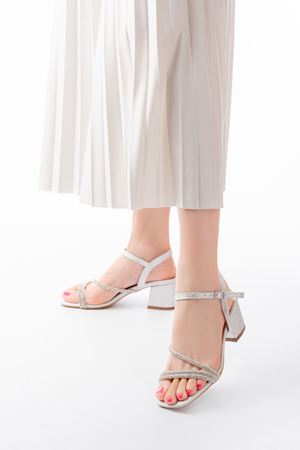  S-900  Gümüş Bantlı Taşlı Kalın Şeffaf Topuklu Kadın Ayakkabı