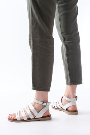 205-041 Beyaz Ortopedik Hakiki Deri Kadın Sandalet