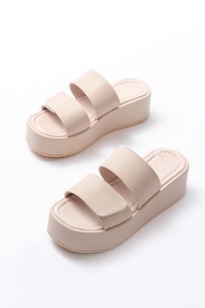 861-1034 Bej  Çıtçıtlı Dolgu Topuk Kadın Terlik 