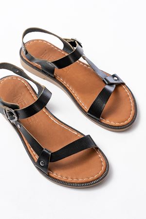 205-090 Siyah Hakiki Deri Tokalı Kadın Sandalet  