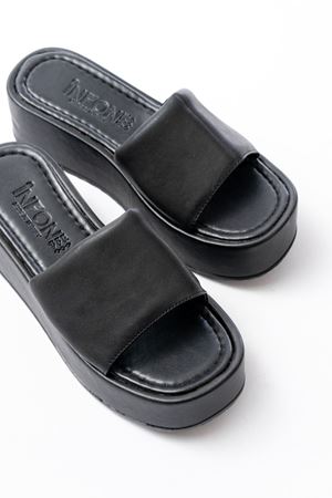 861-1033 Siyah Dolgu Topuklu Kadın Terlik  