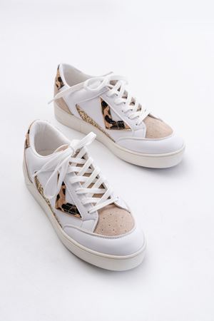 SV-01 Beyaz Leopar Desenli Bağcıklı Kadın Spor Ayakkabı