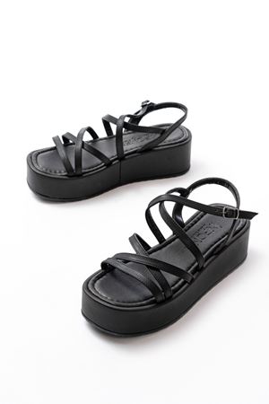 861-1029 Siyah Dolgu Kadın Sandalet