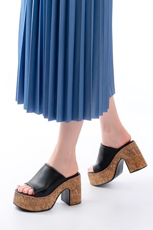 N-7308 Siyah Kalın Yüksek Taban Kadın Terlik 