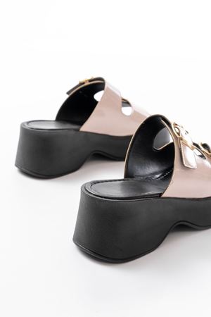 24414-574 Bej Rugan Tokalı Dolgu Topuk Kadın Terlik  