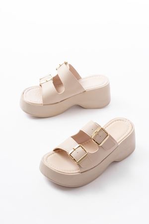 24414-574 Bej Günlük Tokalı Dolgu Topuk Kadın Terlik 