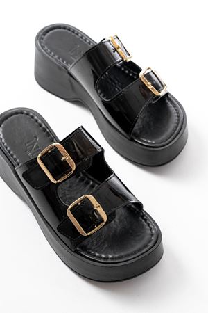 24414-574 Siyah Rugan Günlük Tokalı Dolgu Topuk Kadın Terlik  