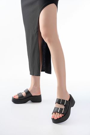 24414-574 Siyah Günlük Tokalı Dolgu Topuk Kadın Terlik  