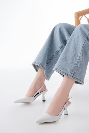 ST-002 Beyaz Rugan Günlük 7 cm Topuklu Bayan Ayakkabı 