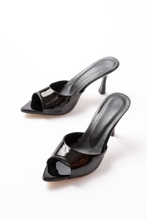 716 Siyah Rugan Sivri Burunlu Topuklu Kadın Terlik 