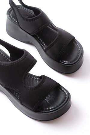 24414-573 Siyah Dalgıç Günlük Dolgu Topuk Kadın Sandalet 