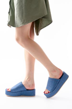 861-1011 Açık Kot Geniş Bantlı Dolgu Kadın Terlik 