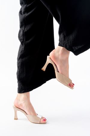 S-617 Bej Rugan Günlük Topuklu Kadın Terlik 