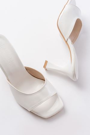S-617 Beyaz Rugan Günlük Topuklu Kadın Terlik