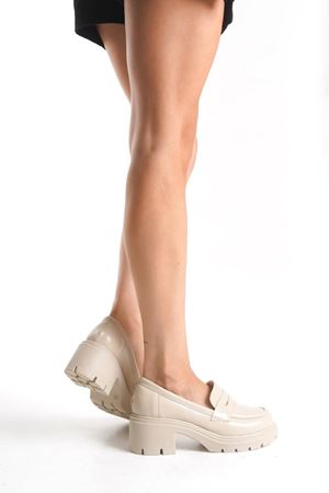 K-706 Bej Kırışık Rugan Yüksek Tabanlı Loafer Ayakkabı  